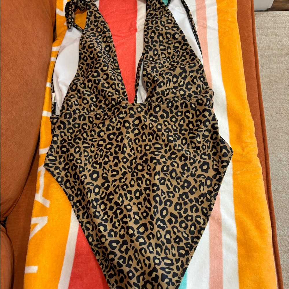 Leopard Print Plunge One-Piece Swimsuit - Picture 8 of 16